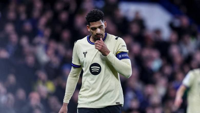 Barcelona vice captain Ronald Araujo asks for indefinite break to recover mentally - Ảnh 1