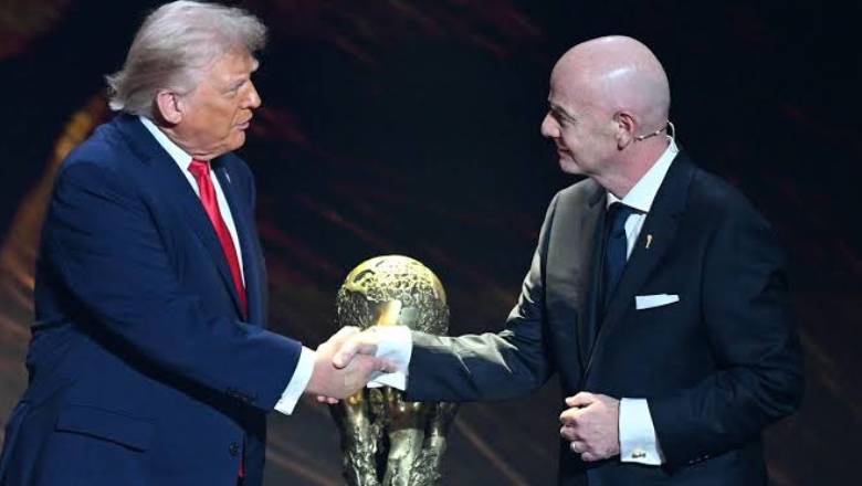 Donald Trump becomes the first person on Earth to receive a FIFA peace award at the World Cup draw - Ảnh 2