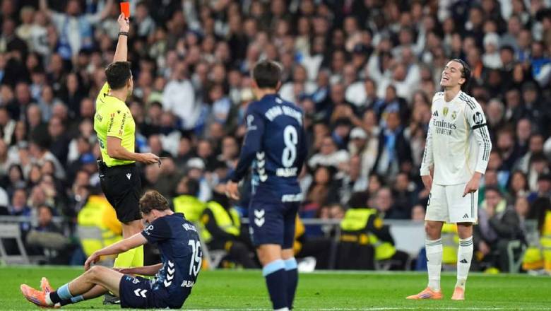 Real Madrid lose to Celta Vigo as Barcelona extend four-point lead - Ảnh 1