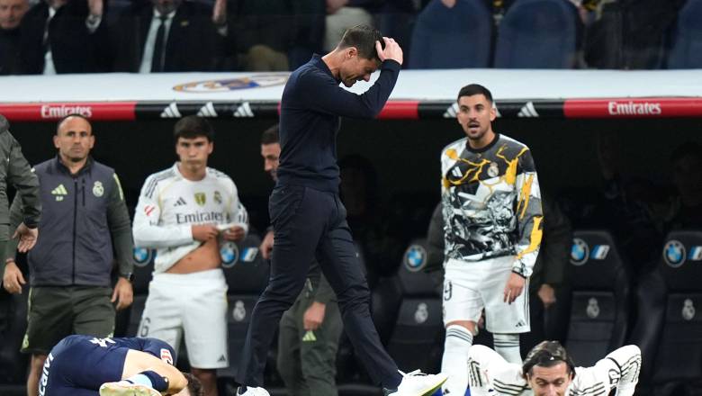 Real Madrid lose to Celta Vigo as Barcelona extend four-point lead - Ảnh 2