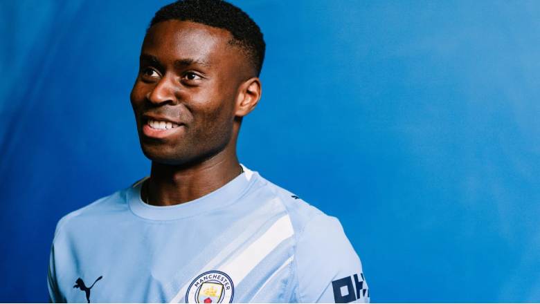 Done deal! Man City sign Marc Guehi from Crystal Palace on a 5.5-year contract worth &pound;300,000 a week - Ảnh 2