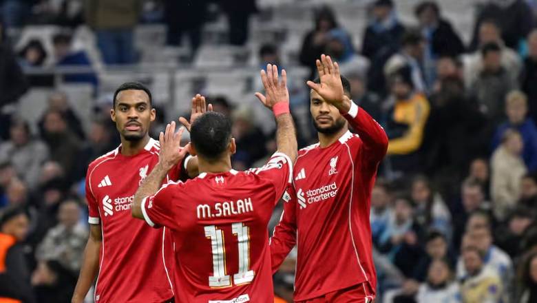Dominik Szoboszlai free-kick helps Liverpool secure Champions League Top 8 spot - Ảnh 2