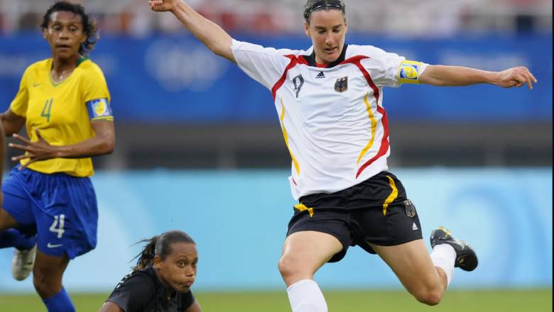 Top 10 female goal scorers of all time: US stars command the rankings  - Ảnh 2