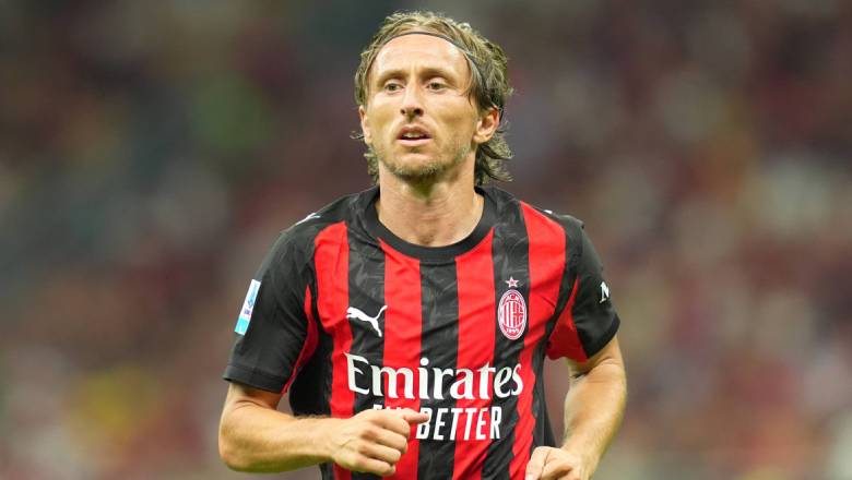 Who is the oldest active professional soccer player? Top 10 ageless stars still on the pitch - Ảnh 3