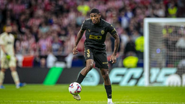 Top 5 defenders in La Liga 2023/24: Who is the king of the backline? - Ảnh 1