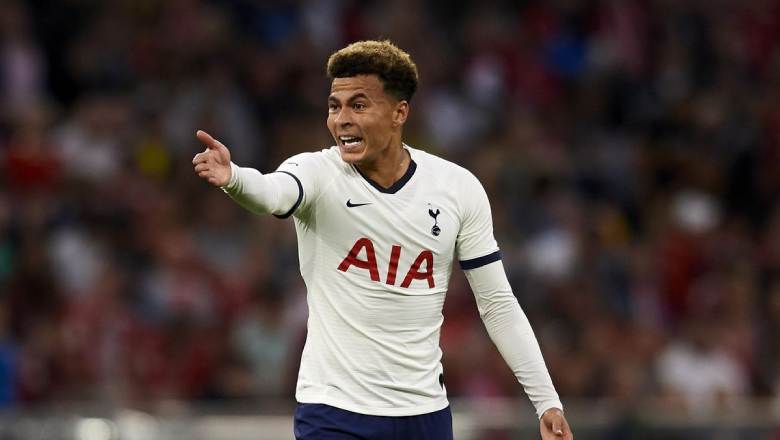 Who is the most hated soccer player? Ranking the 10 biggest villains in football - Ảnh 3