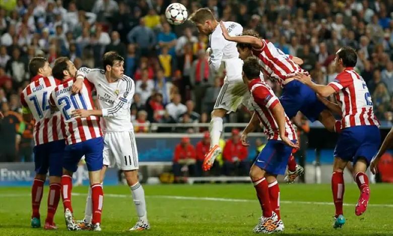 Top 10 most dramatic last minute goals: Ramos&rsquo; &lsquo;Decima&rsquo; header meets 'Agueroooo'  - Ảnh 2
