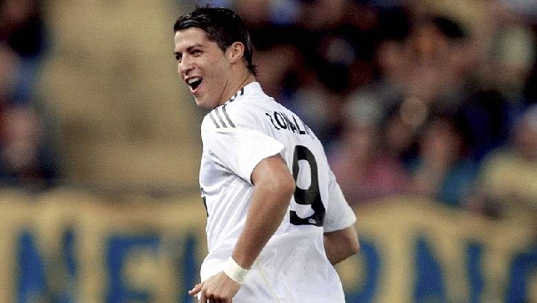 Cristiano Ronaldo's top 10 goals at Real Madrid: The &lsquo;Calma&rsquo; at Camp Nou, his nightmare for Evra and Ferguson - Ảnh 1