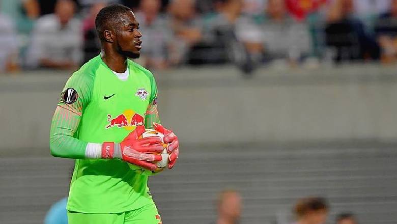 Why do goalkeepers wear gloves? - Ảnh 2