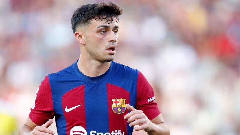 What is Pedri's position at Barcelona?  - Ảnh 1