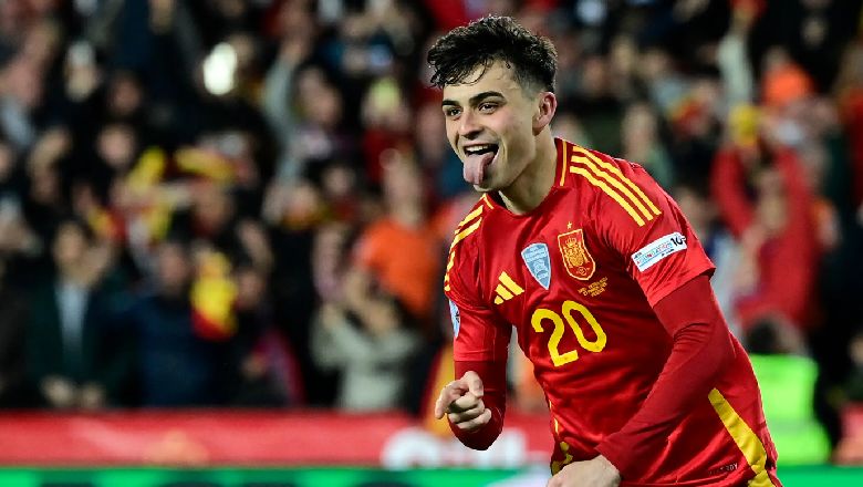 What is Pedri's position at Barcelona?  - Ảnh 3