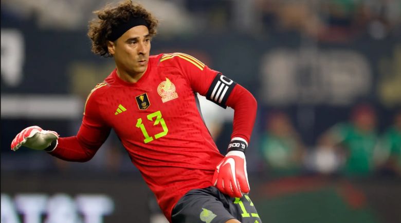 Which goalkeeper has conceded the most goals in football history? - Ảnh 2