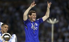 How many trophies has Iker Casillas won? 