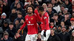 Man United held to surprise draw against bottom club Wolves